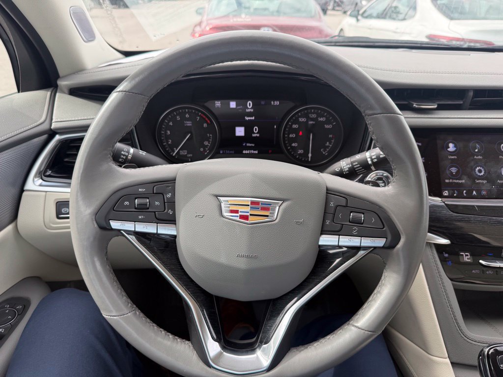 Used 2024 Cadillac XT6 Premium Luxury w/ Technology Package AWD/4WD image 7