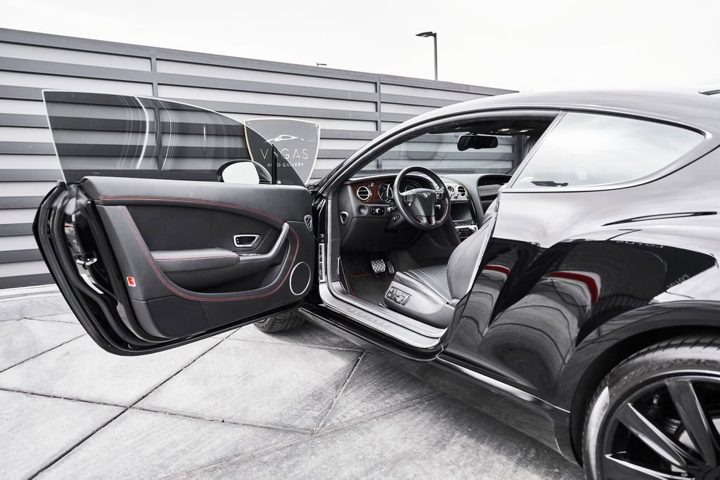 Used 2016 Bentley Continental GT image 29