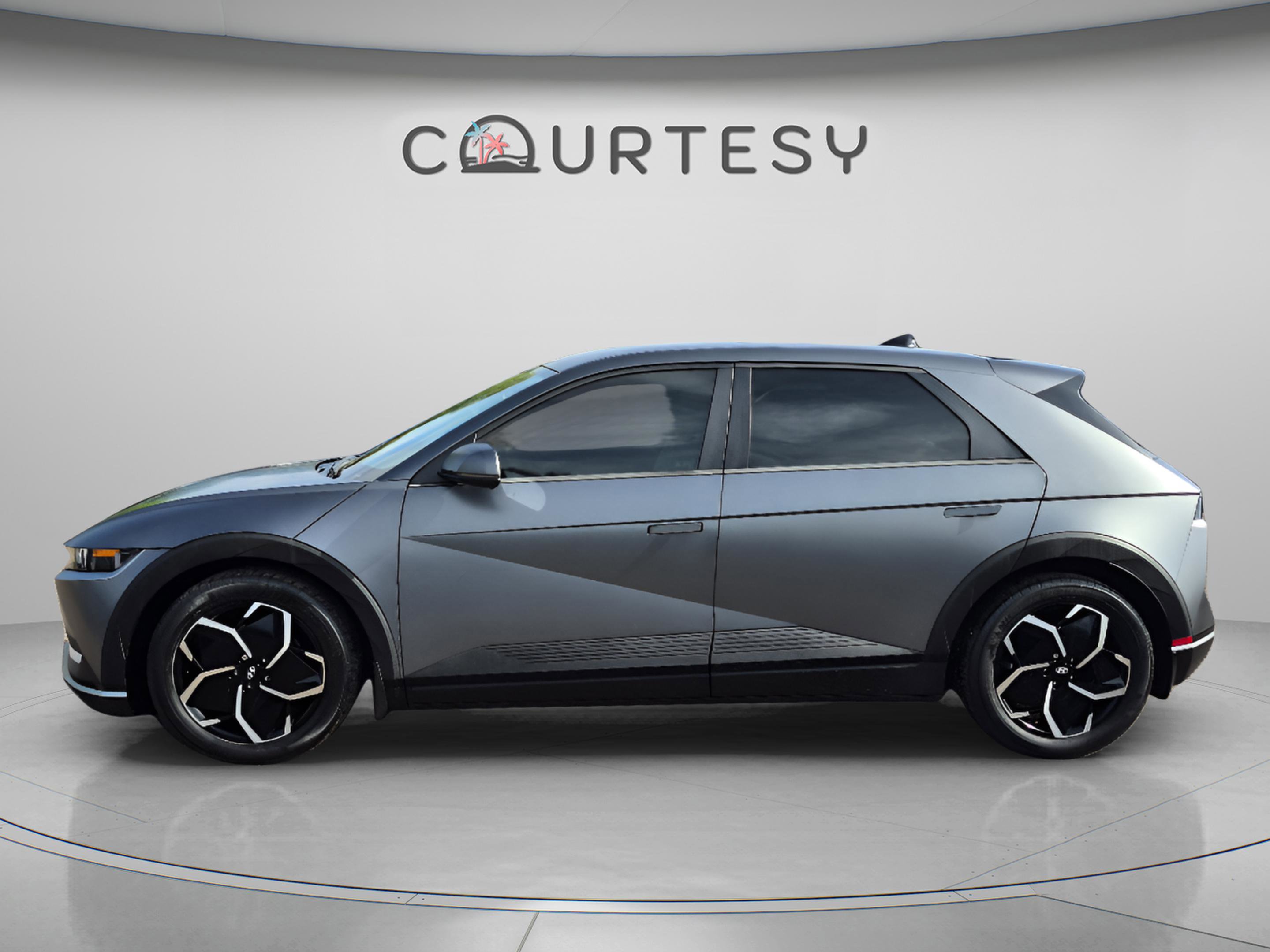 Used 2023 Hyundai Ioniq 5 SEL RWD image 2