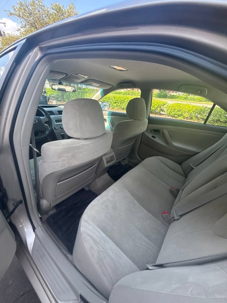 Used 2009 Toyota Camry LE FWD image 17
