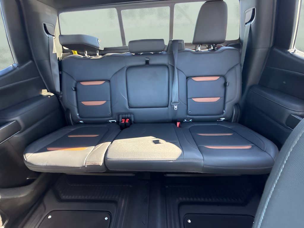 Used 2022 GMC Sierra 1500 AT4 w/ AT4 Premium Package AWD/4WD image 11