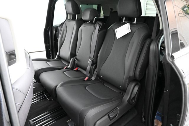 New 2026 Kia Carnival SX image 17