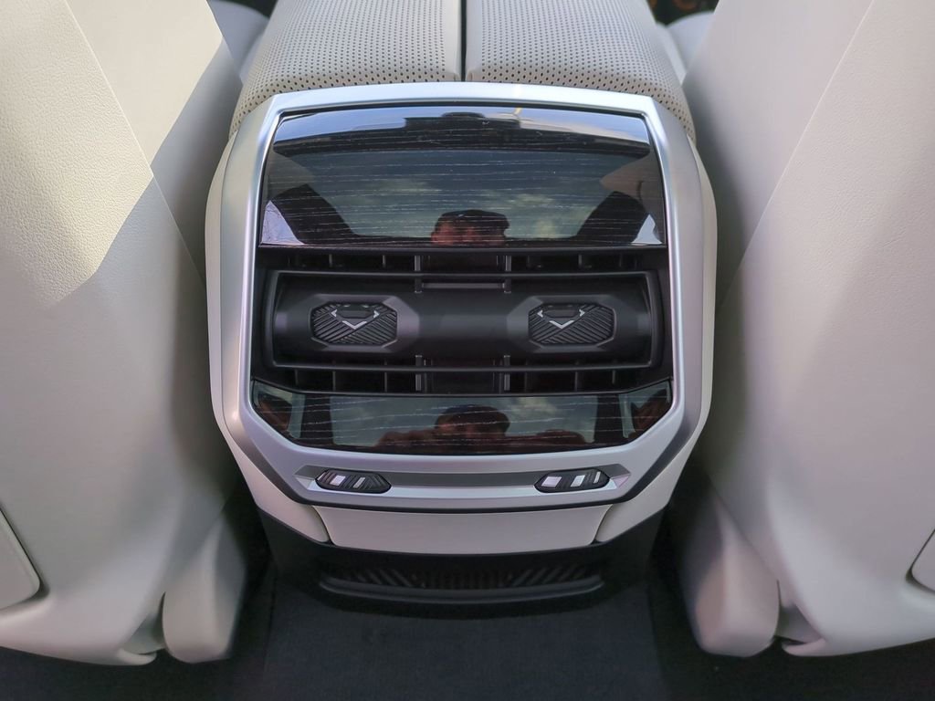 New 2026 BMW 740i xDrive w/ Executive Package image 22