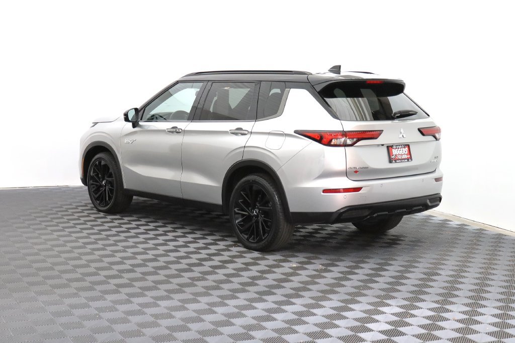Used 2025 Mitsubishi Outlander SEL Black Edition AWD/4WD image 6