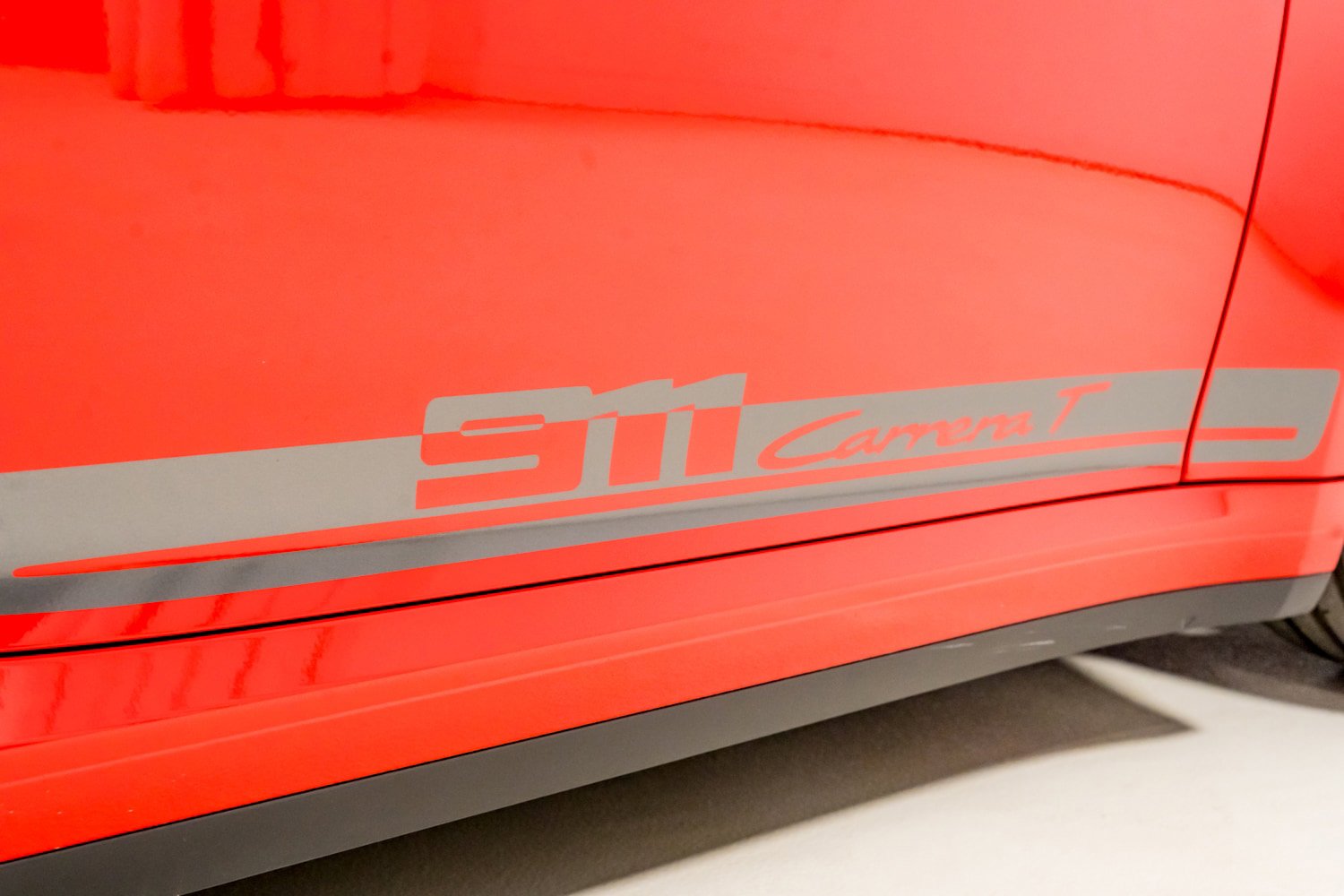 Used 2024 Porsche 911 Carrera T RWD image 35