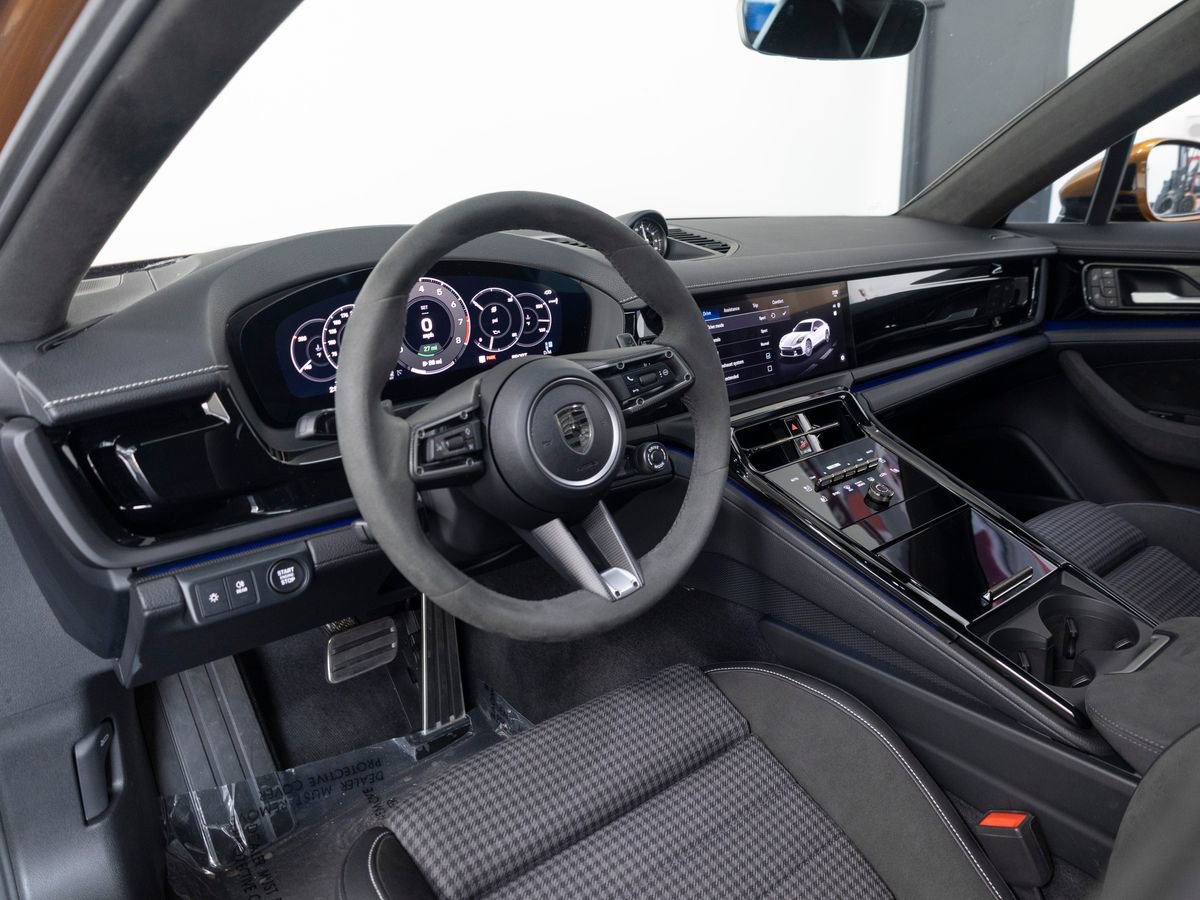 Certified 2025 Porsche Panamera Turbo S AWD/4WD image 4
