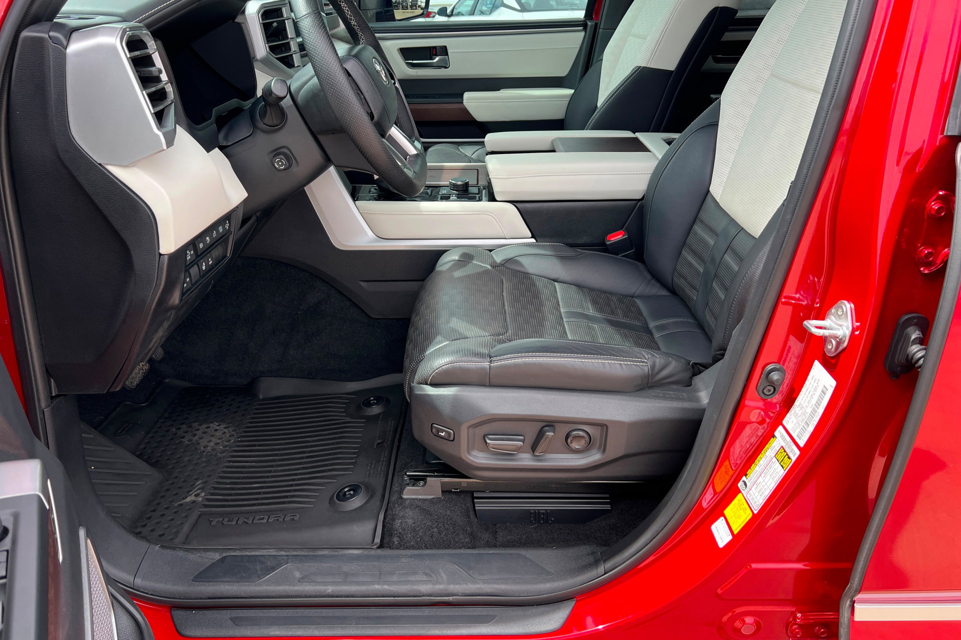 Used 2024 Toyota Tundra Capstone AWD/4WD image 18