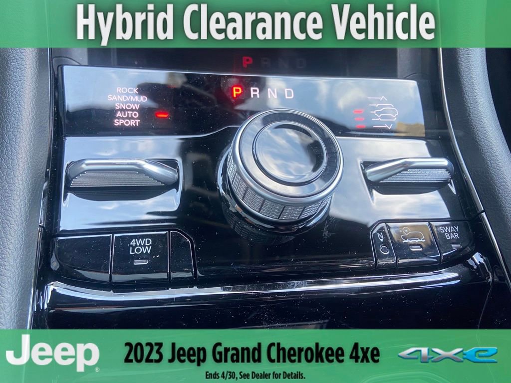 New 2023 Jeep Grand Cherokee Trailhawk w/ Advanced Protech Group II image 36