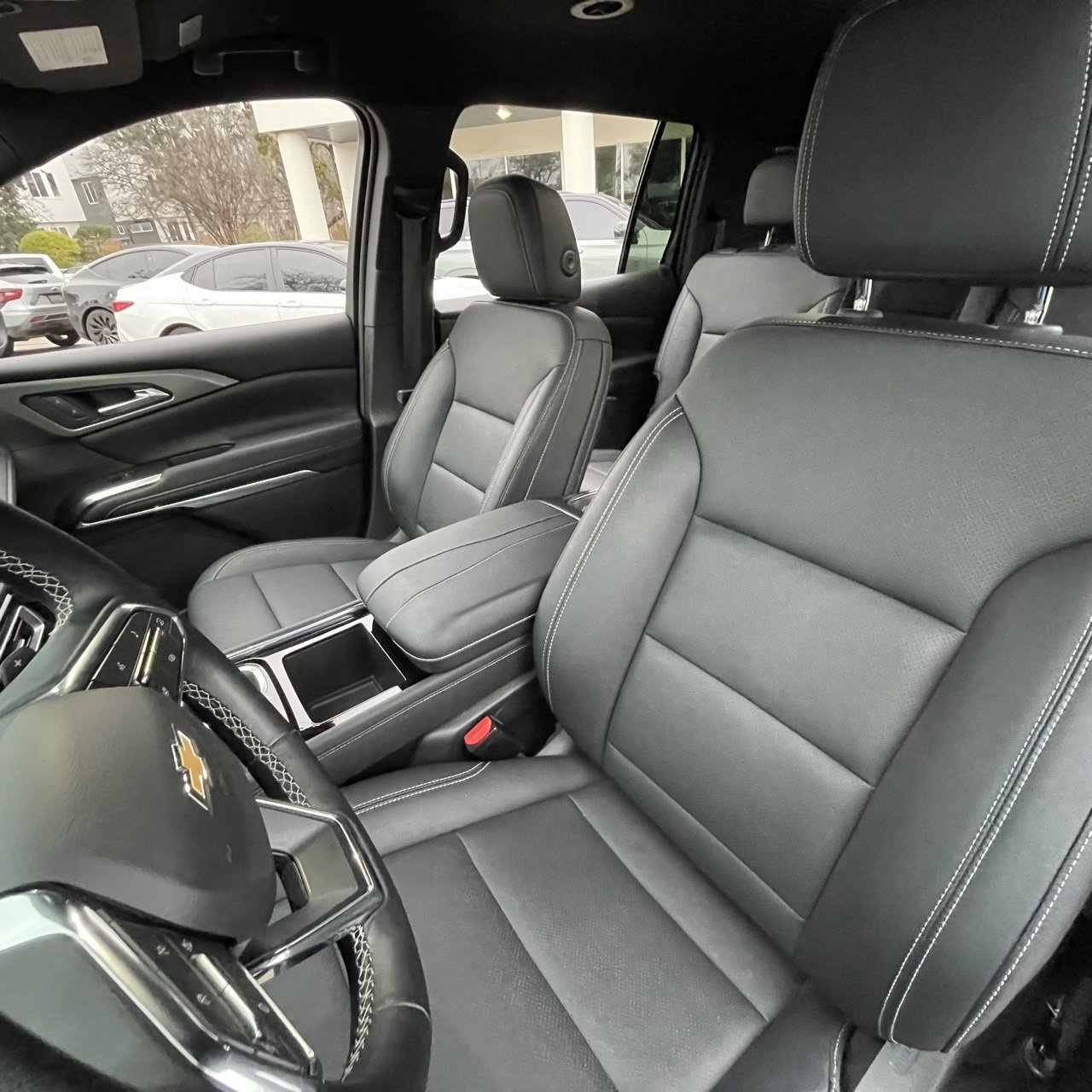 Used 2025 Chevrolet Traverse LT image 21