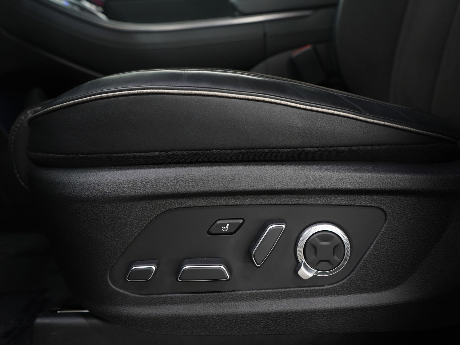 Used 2025 Hyundai Palisade Calligraphy image 29