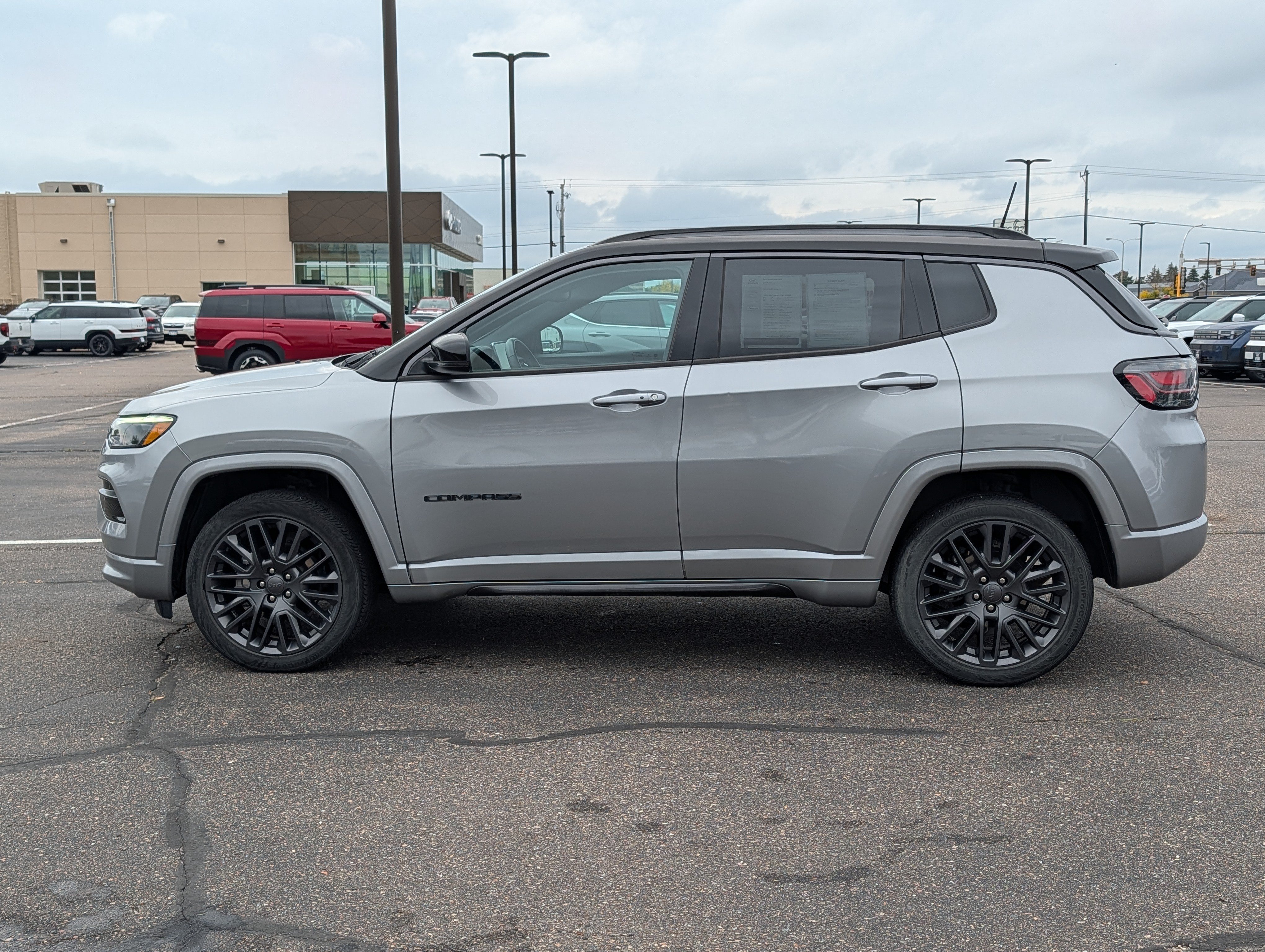 Used 2022 Jeep Compass High Altitude AWD/4WD image 2