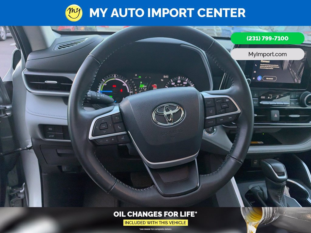 Used 2023 Toyota Highlander XLE AWD/4WD image 9