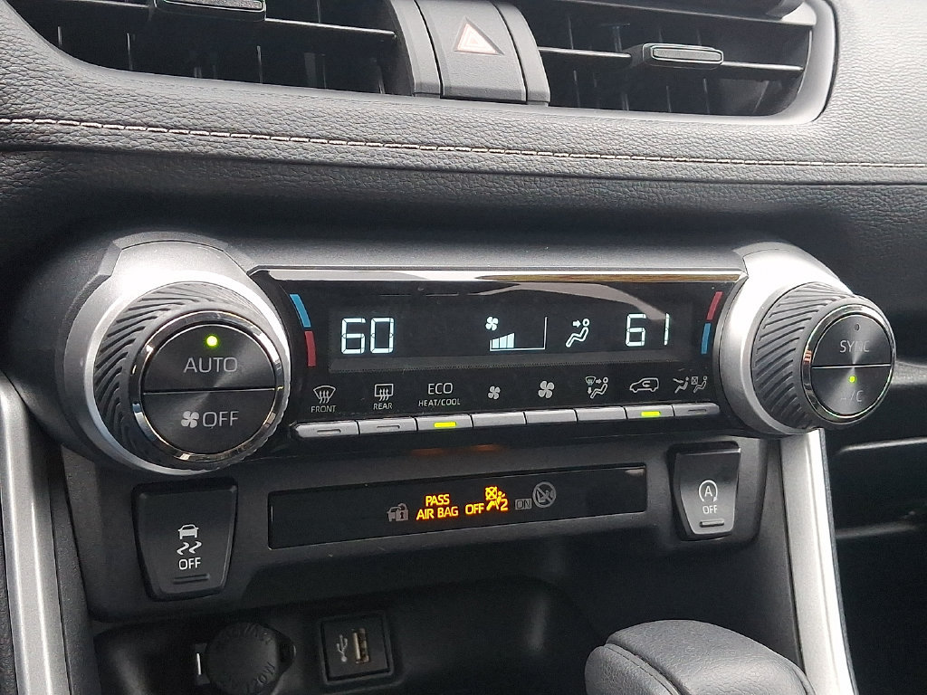 Certified 2025 Toyota RAV4 XLE AWD/4WD image 15