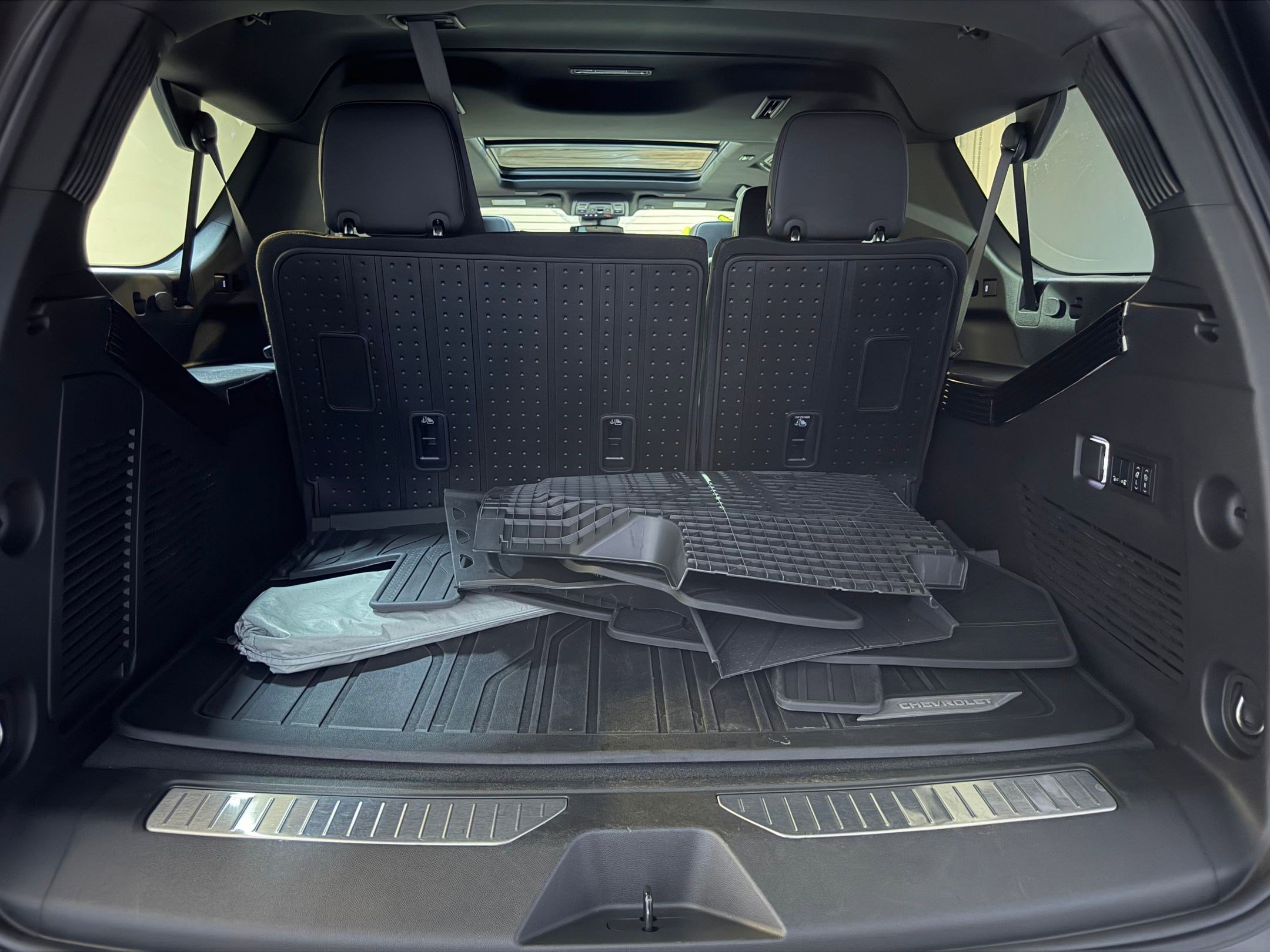 Used 2025 Chevrolet Suburban RST w/ Comfort Package image 42