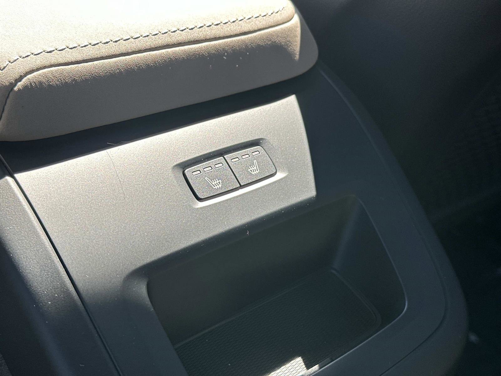 Certified 2026 Volvo XC60 B5 Plus w/ Protection Package Premier image 22