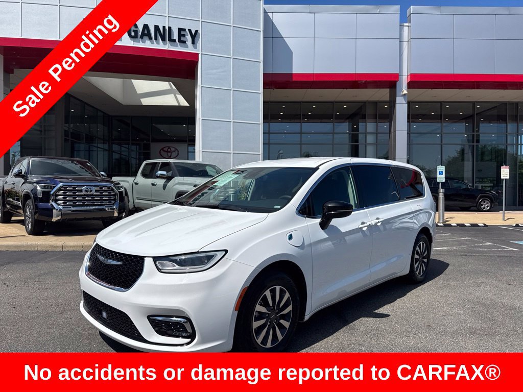 Used 2024 Chrysler Pacifica Limited