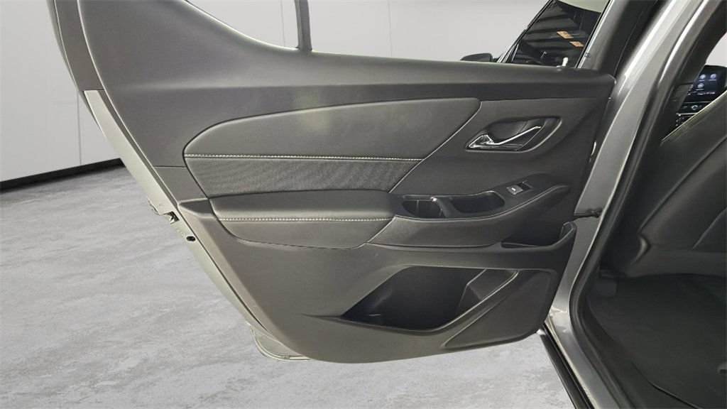 Used 2023 Chevrolet Traverse Premier w/ Redline Edition image 33