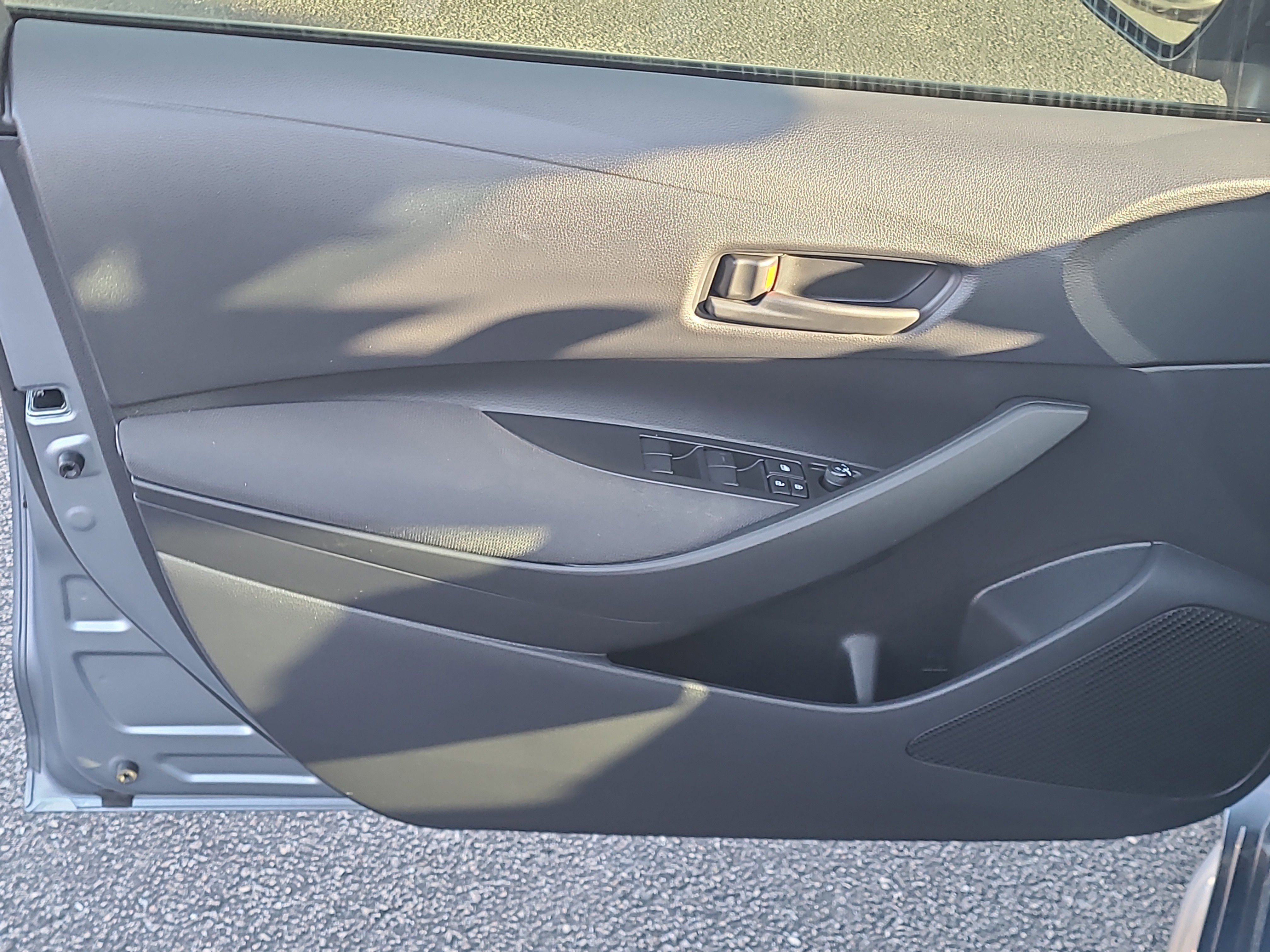 Used 2022 Toyota Corolla LE image 19