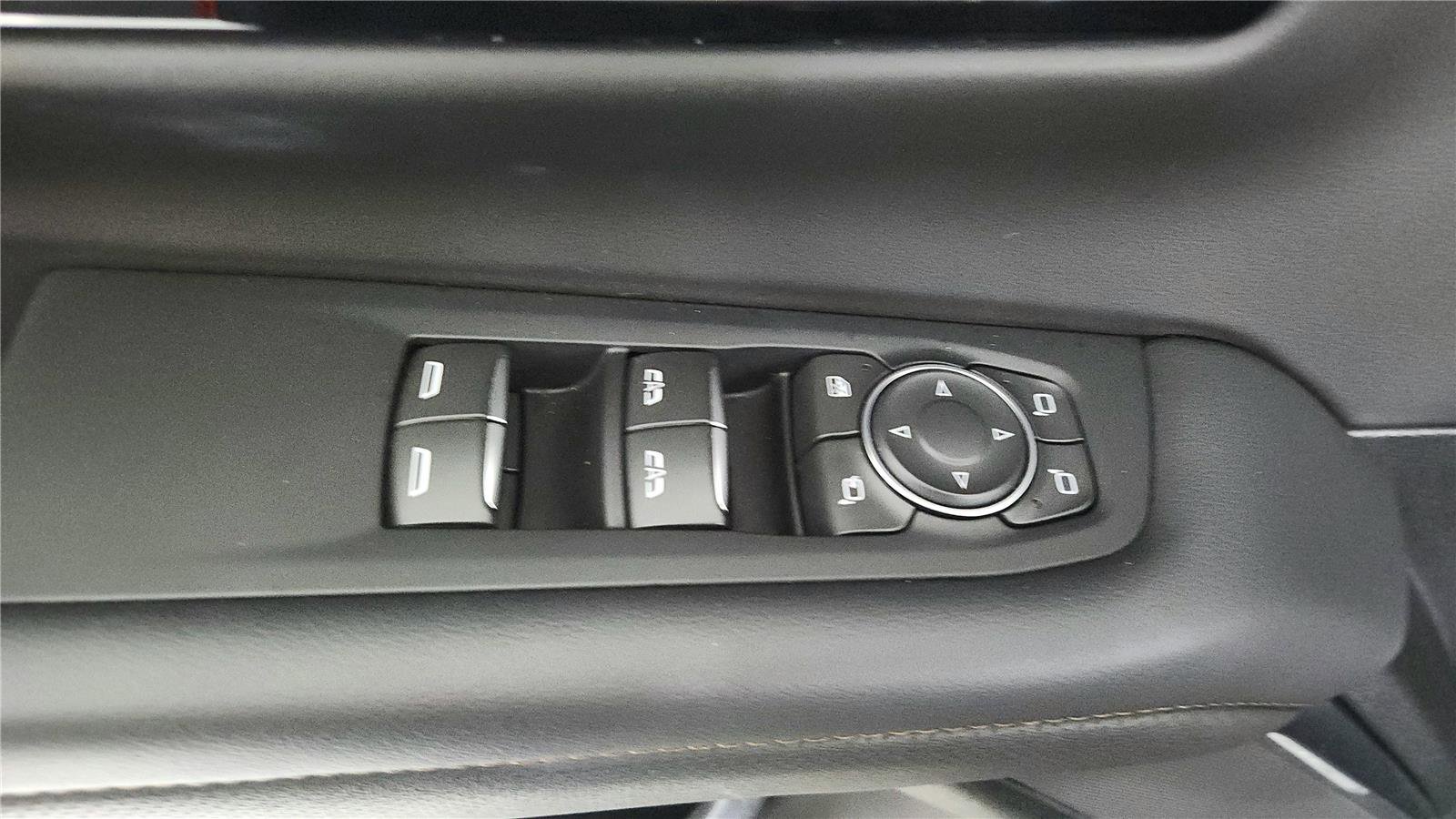 Used 2025 Chevrolet Tahoe High Country image 11