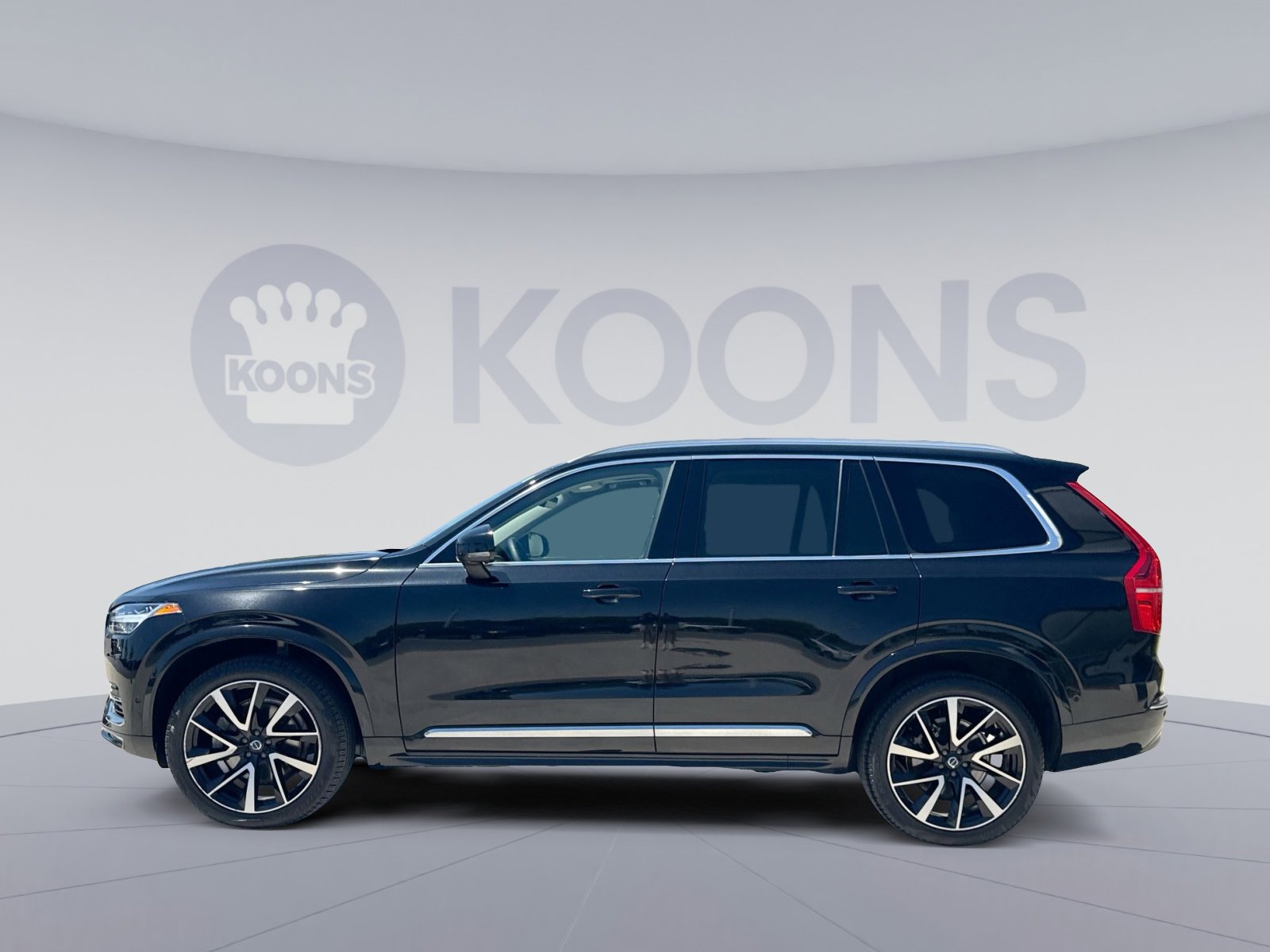 Certified 2024 Volvo XC90 B6 Ultimate AWD/4WD image 2