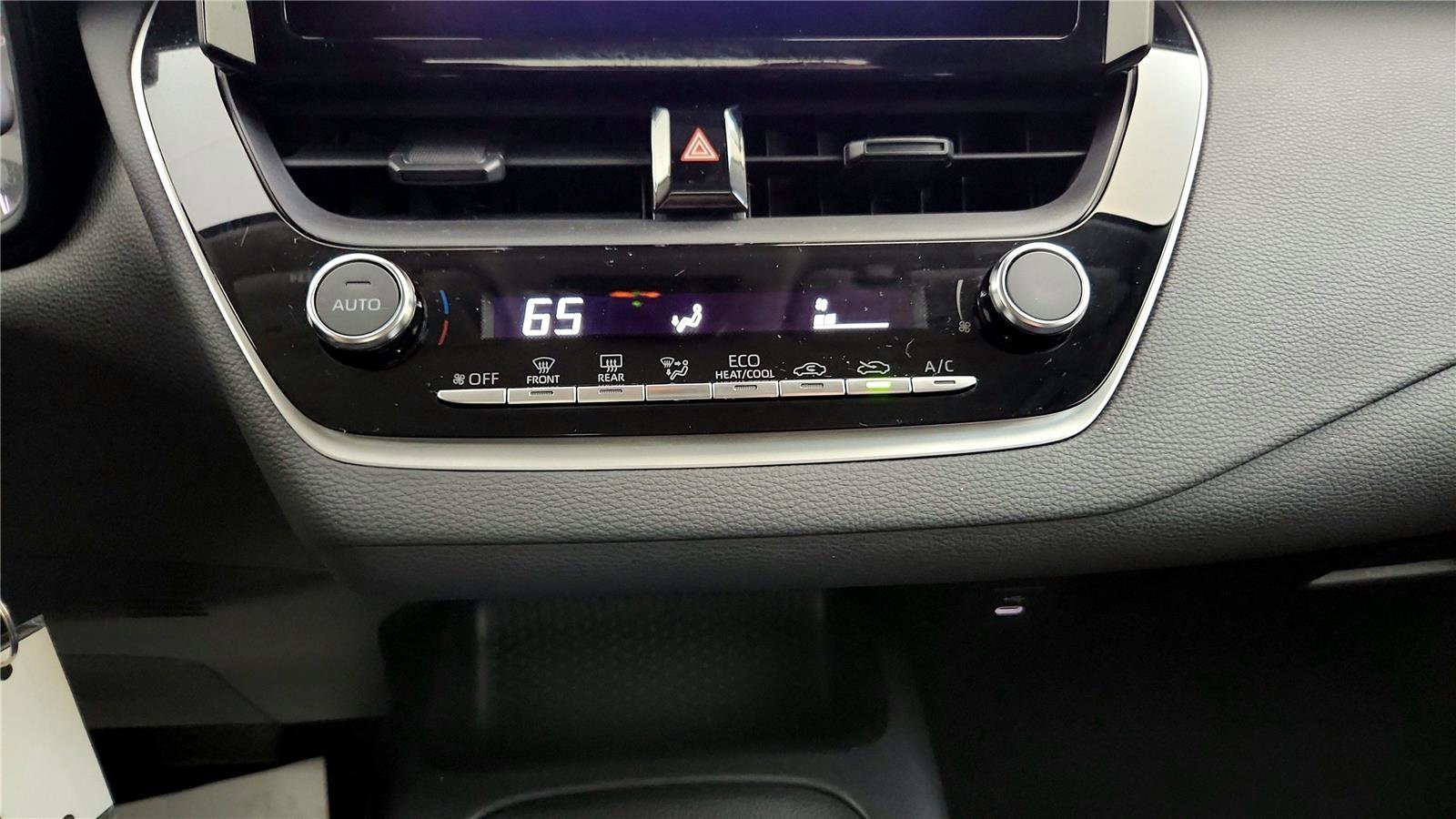 Used 2023 Toyota Corolla LE FWD image 30