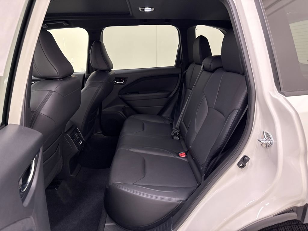 Certified 2025 Subaru Forester Limited image 25