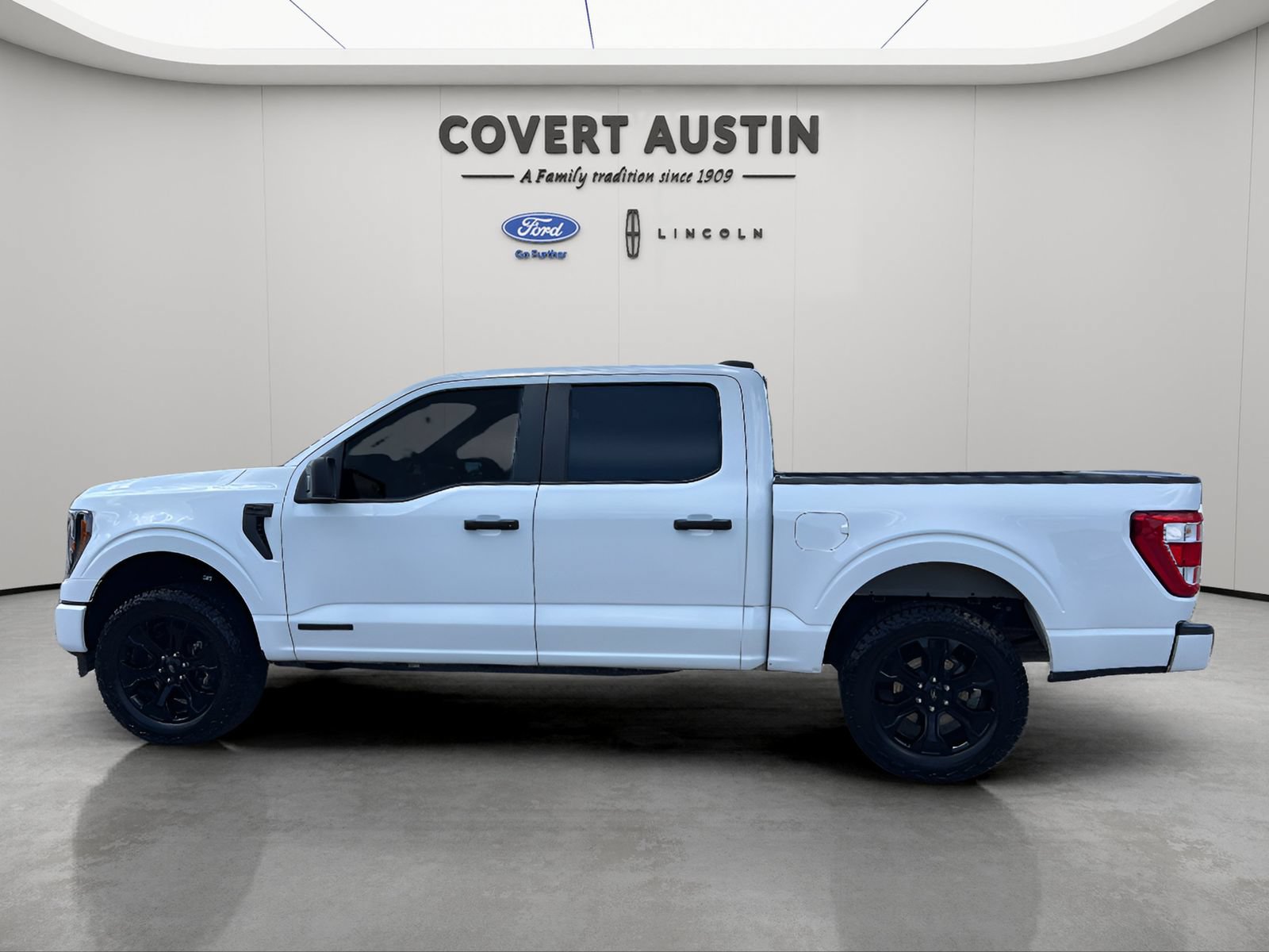 Certified 2022 Ford F150 XL w/ STX Black Appearance Package RWD image 2