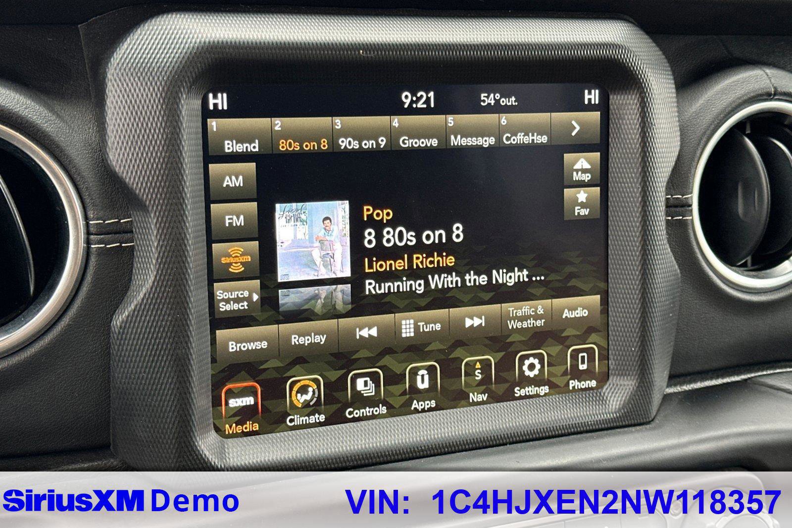 Used 2022 Jeep Wrangler Unlimited Sahara image 29