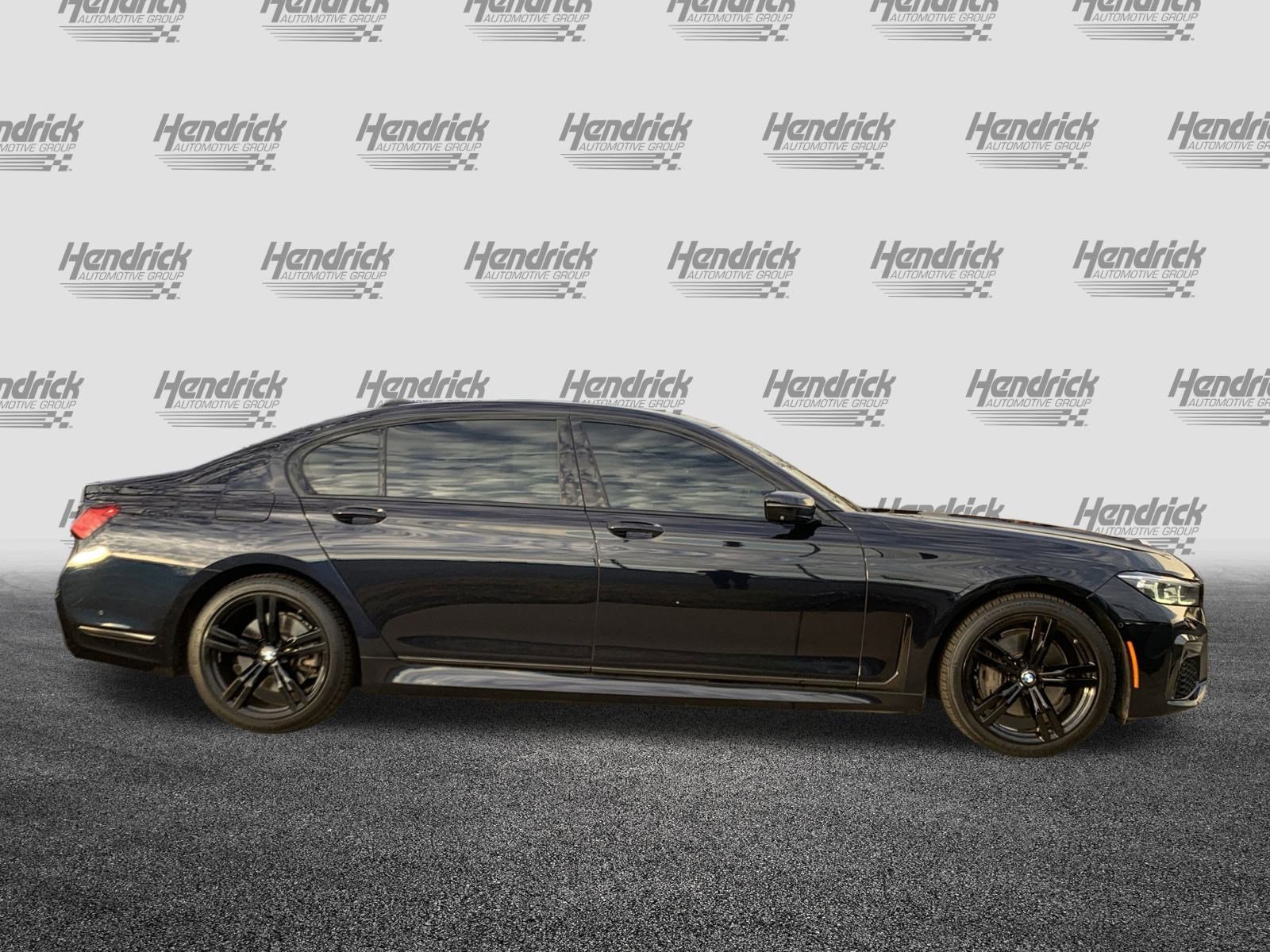 Used 2020 BMW 740i w/ M Sport Package image 11