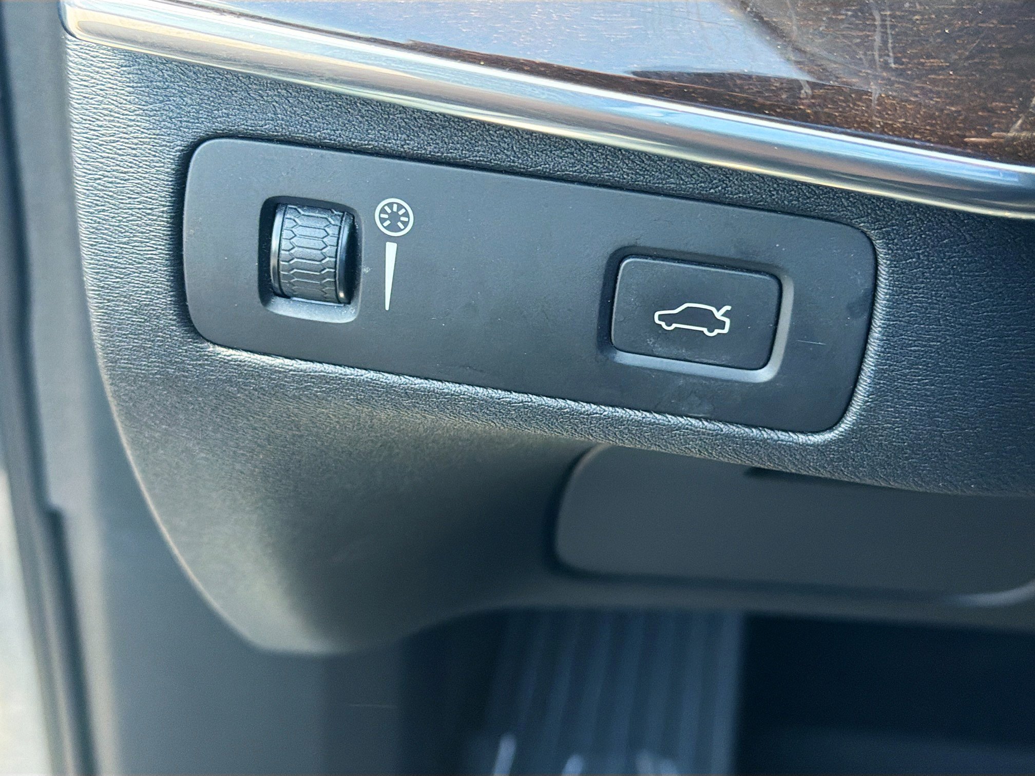 Used 2019 Volvo XC90 T6 Momentum w/ Advanced Package image 37