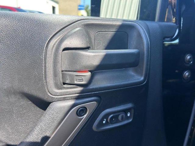 Used 2017 Jeep Wrangler 75th Anniversary image 18