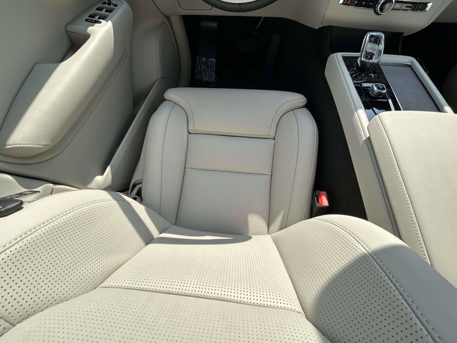 New 2026 Volvo XC90 B5 Ultra w/ Protection Package Premier AWD/4WD image 15