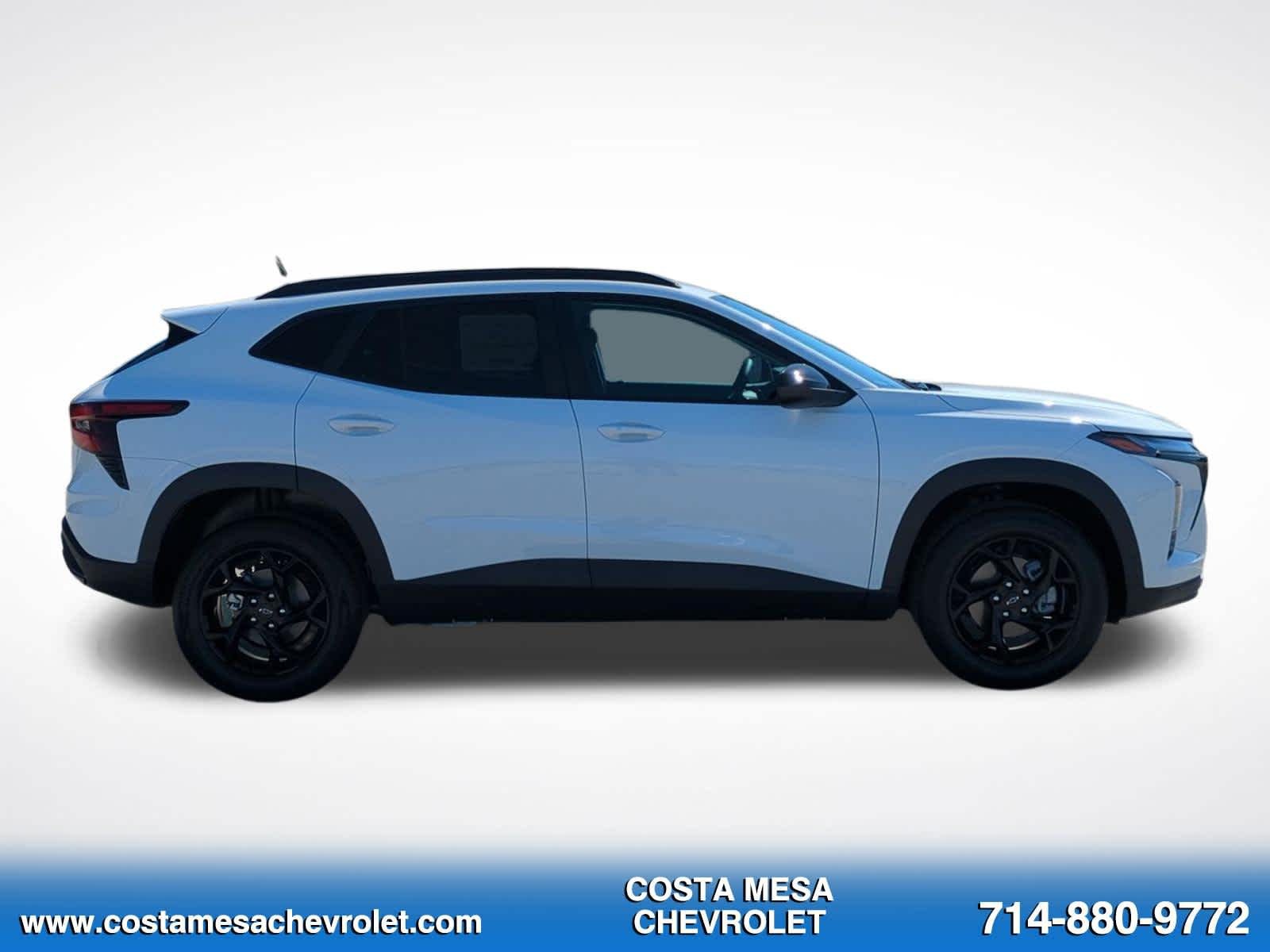 New 2026 Chevrolet Trax LT w/ Midnight Edition FWD image 4