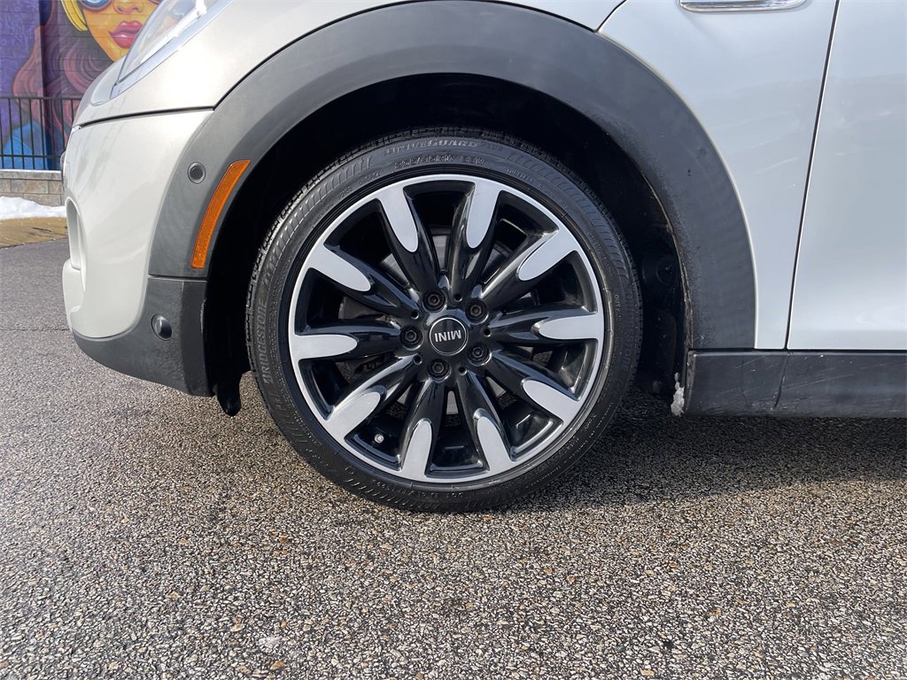 Used 2015 MINI Cooper S image 9