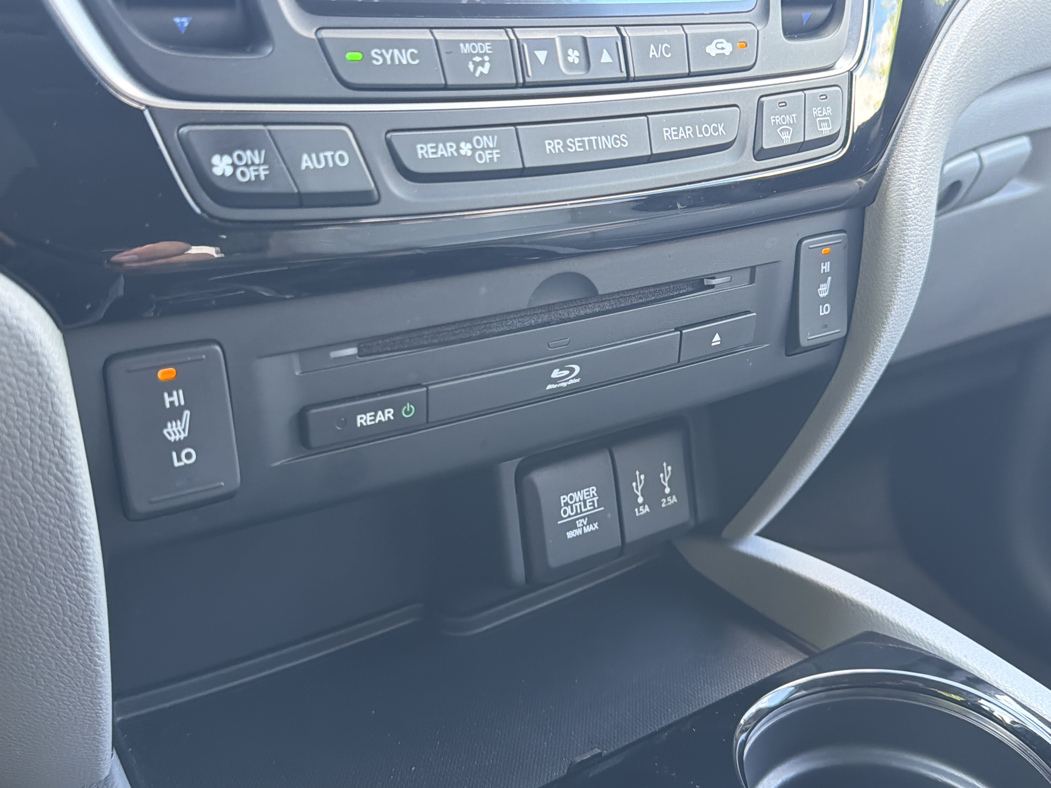 Used 2016 Honda Pilot Touring image 25