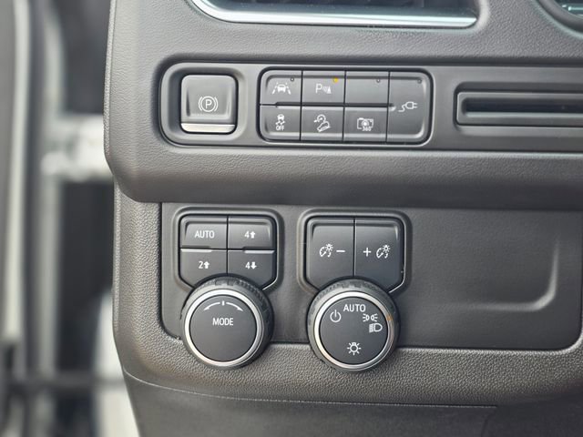 Used 2022 Chevrolet Suburban Z71 w/ Luxury Package AWD/4WD image 43