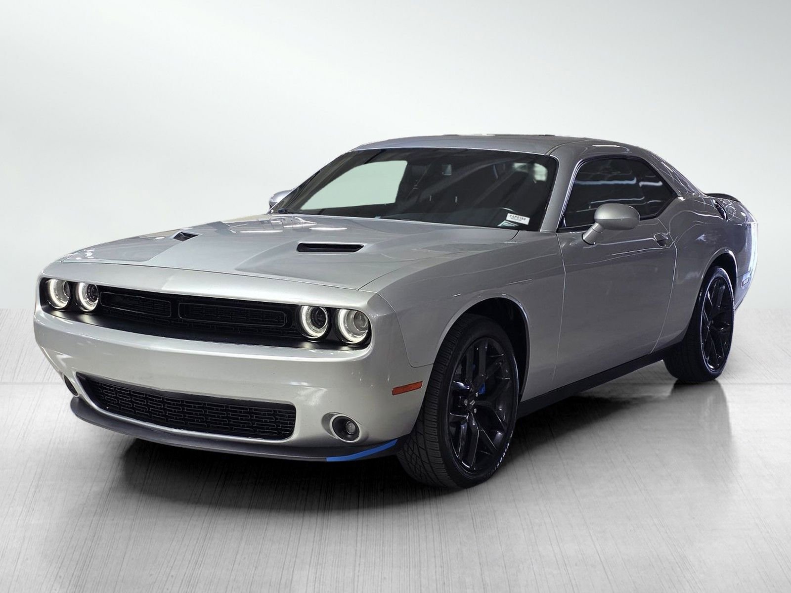 Used 2022 Dodge Challenger SXT w/ Blacktop Package image 3