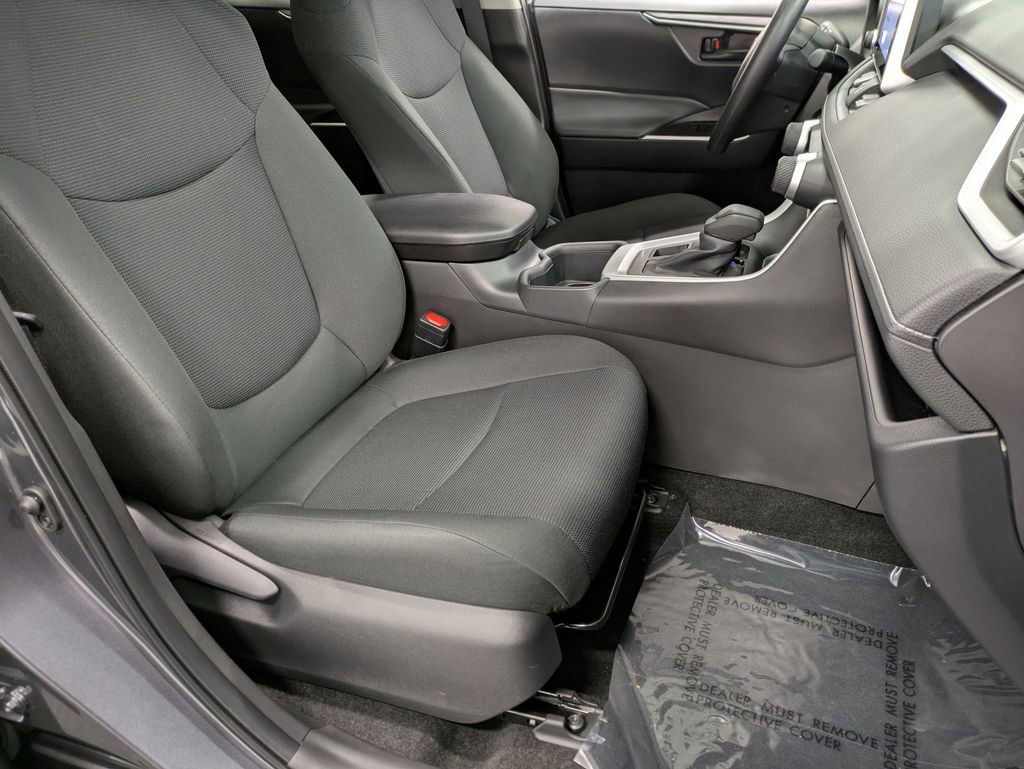 Used 2025 Toyota RAV4 LE image 30