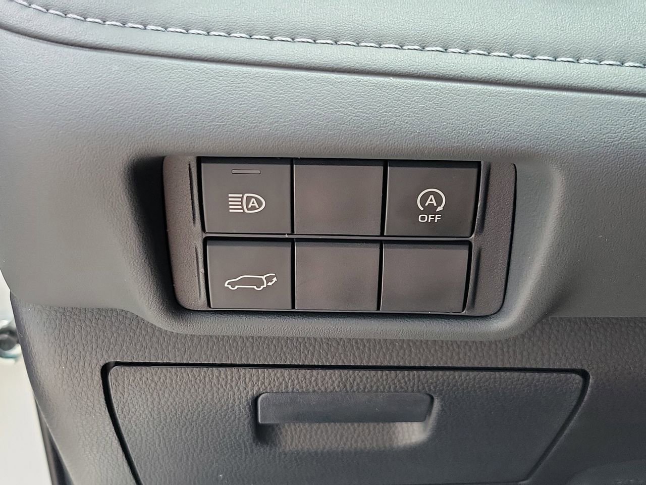 Used 2025 Toyota Highlander XLE FWD image 34