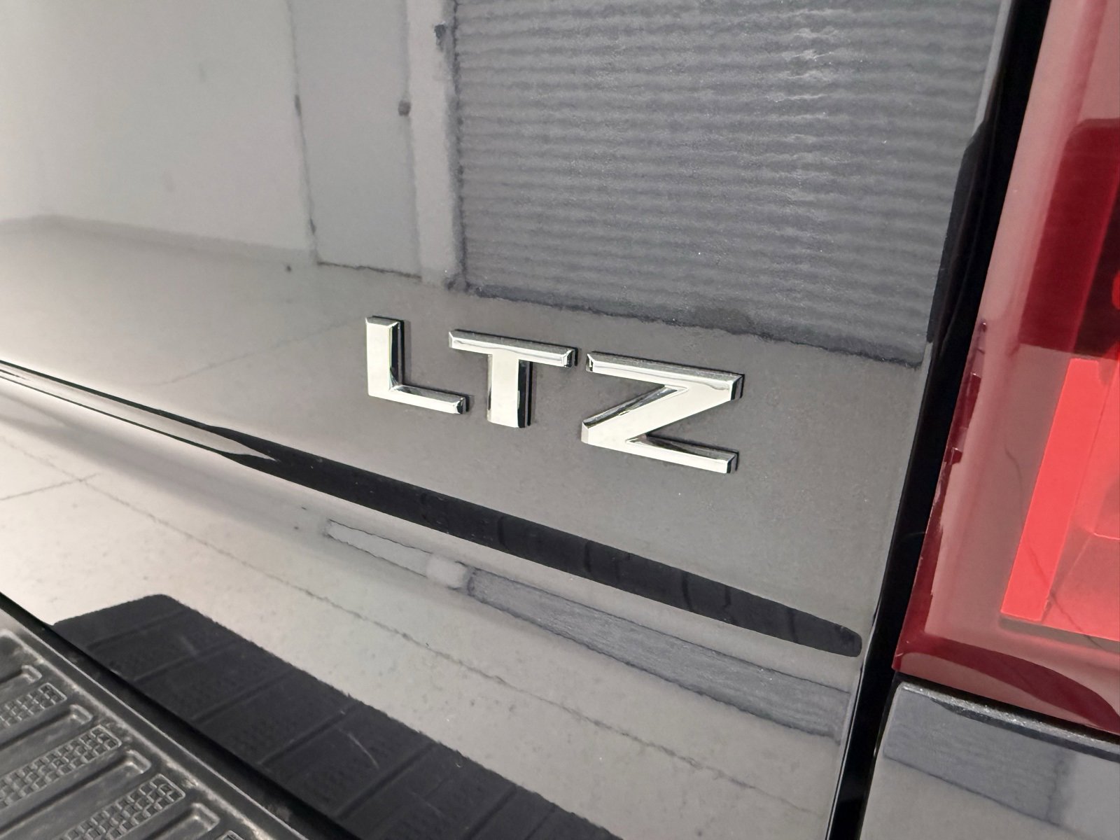 Used 2024 Chevrolet Silverado 1500 LTZ image 9