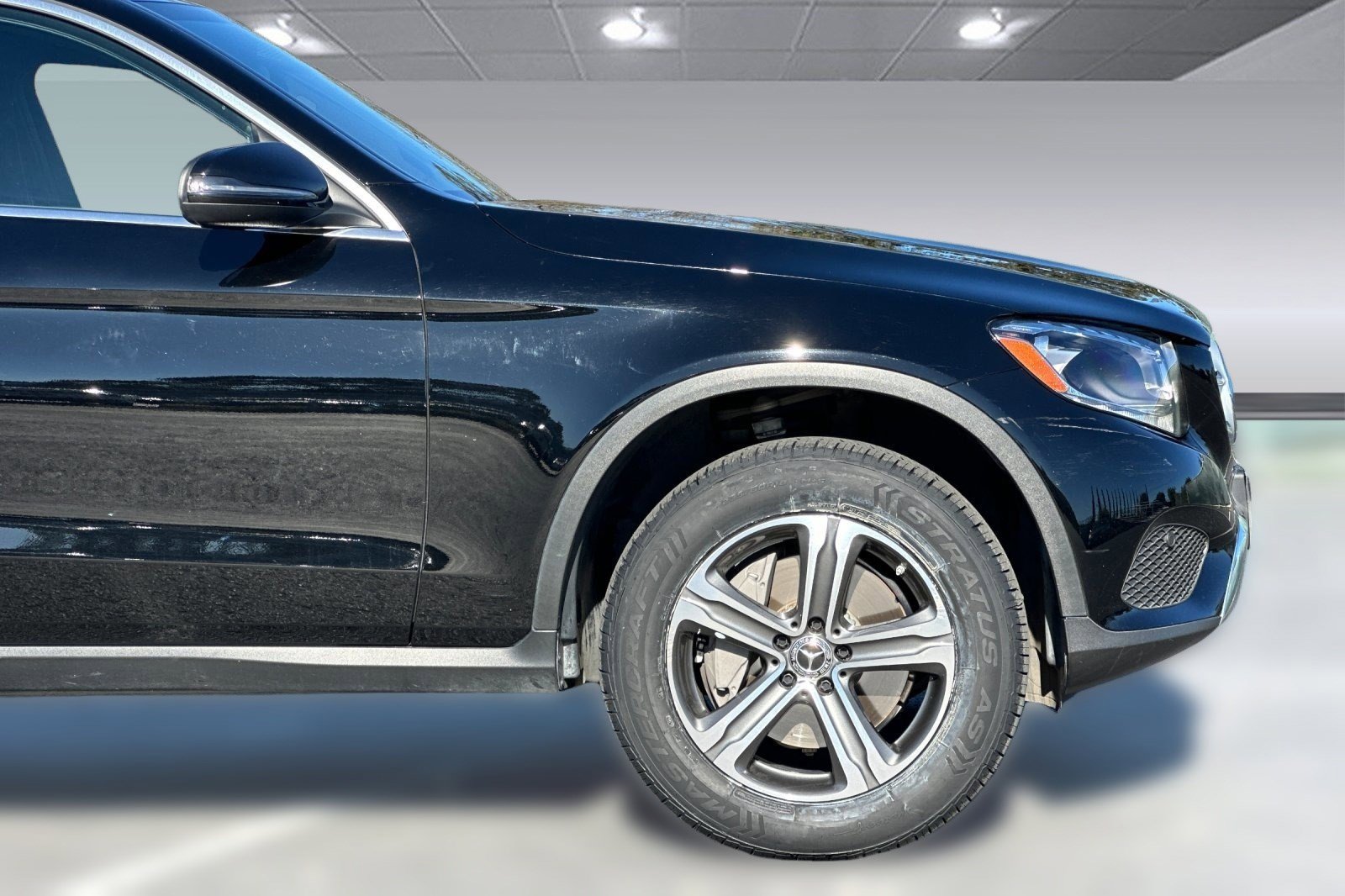 Used 2019 Mercedes-Benz GLC 300 4MATIC image 34