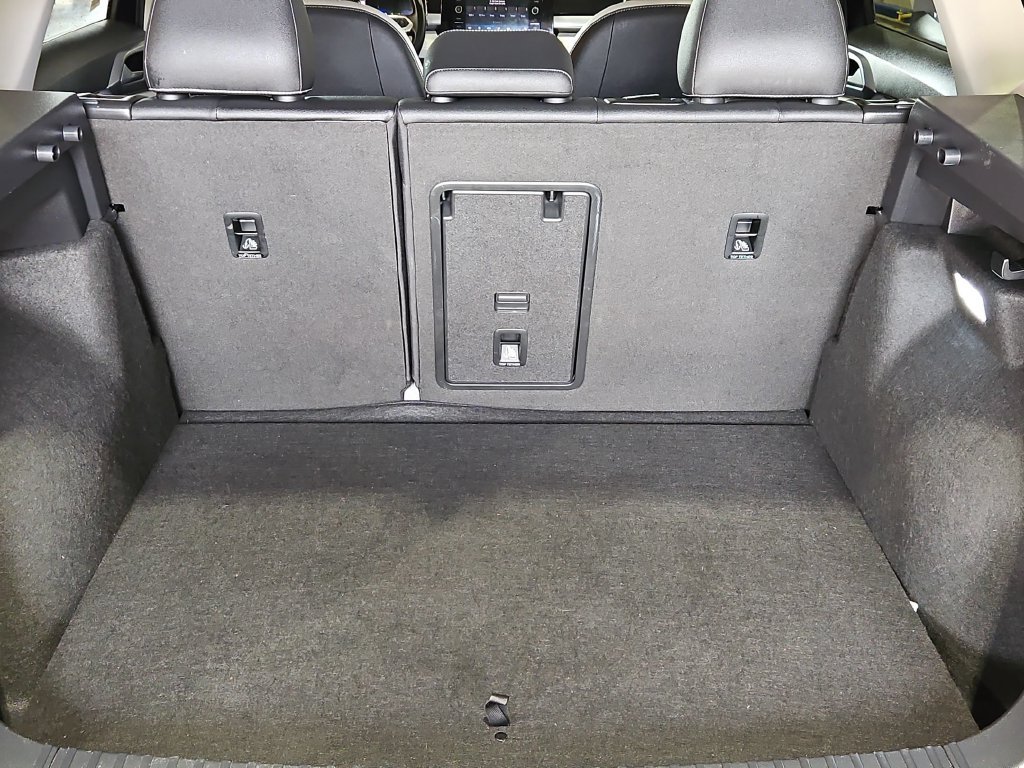 Used 2025 Volkswagen Taos SE AWD/4WD image 29