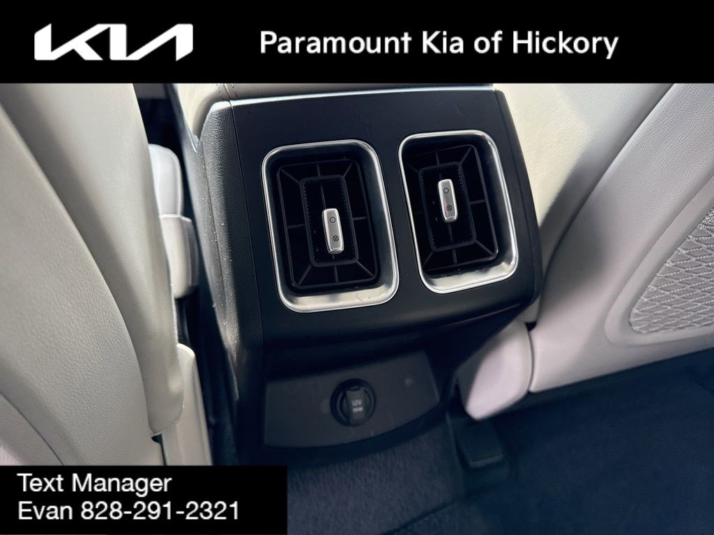 Used 2024 Kia Sorento EX w/ Panoramic Sunroof Package image 18