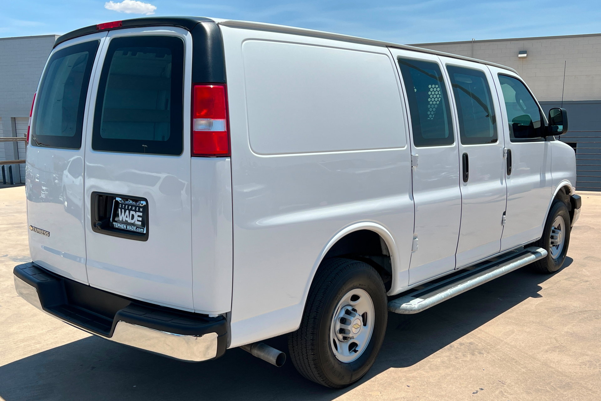 Used 2024 Chevrolet Express 2500 w/ Driver Convenience Package RWD image 6