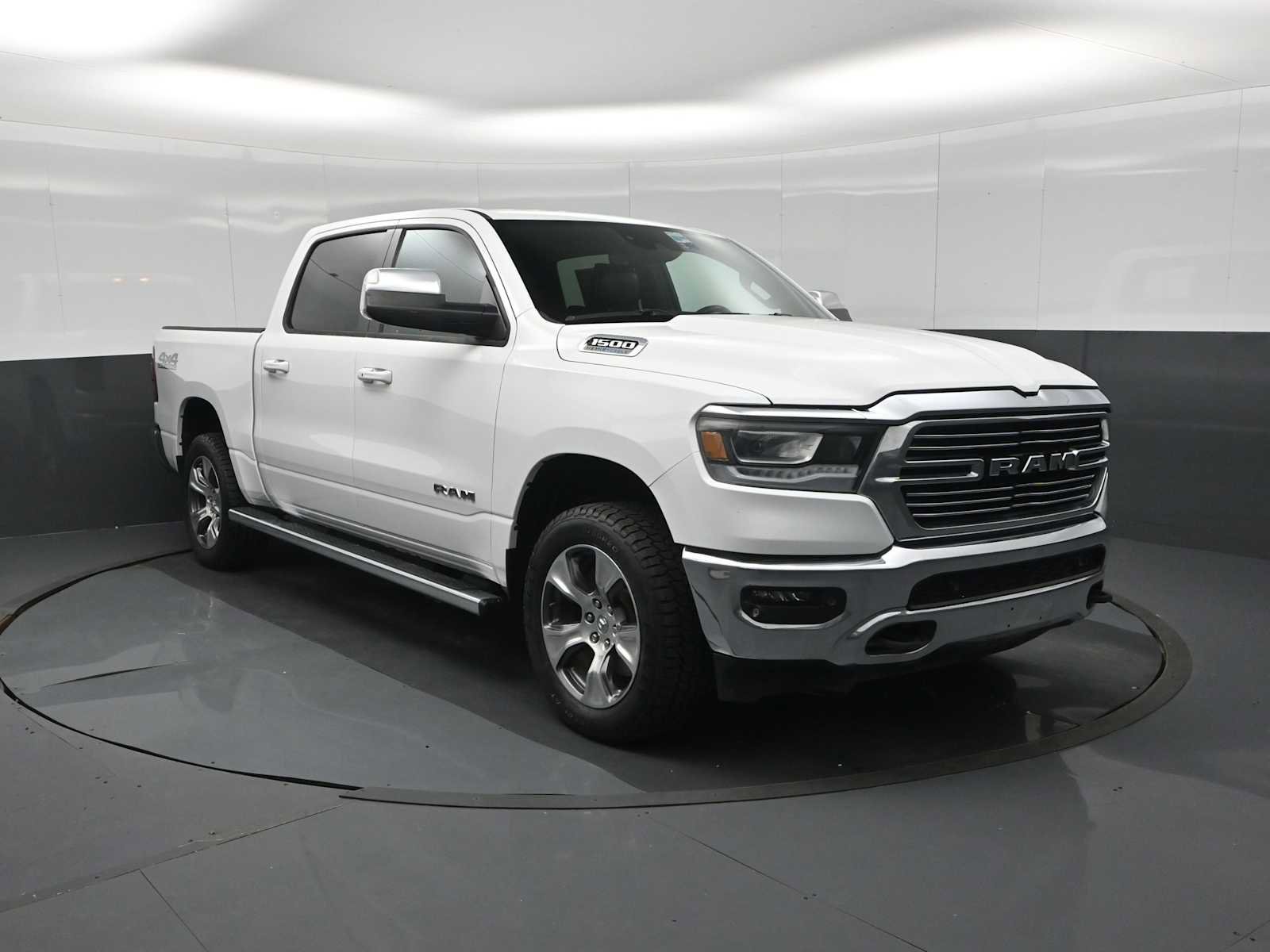Used 2024 RAM 1500 Laramie AWD/4WD image 6