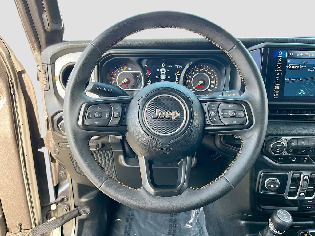 Used 2024 Jeep Gladiator Sport AWD/4WD image 11
