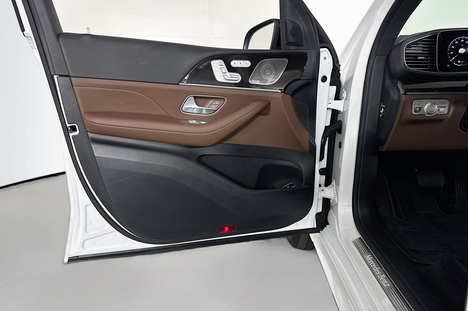 Certified 2025 Mercedes-Benz GLE 580 4MATIC image 21