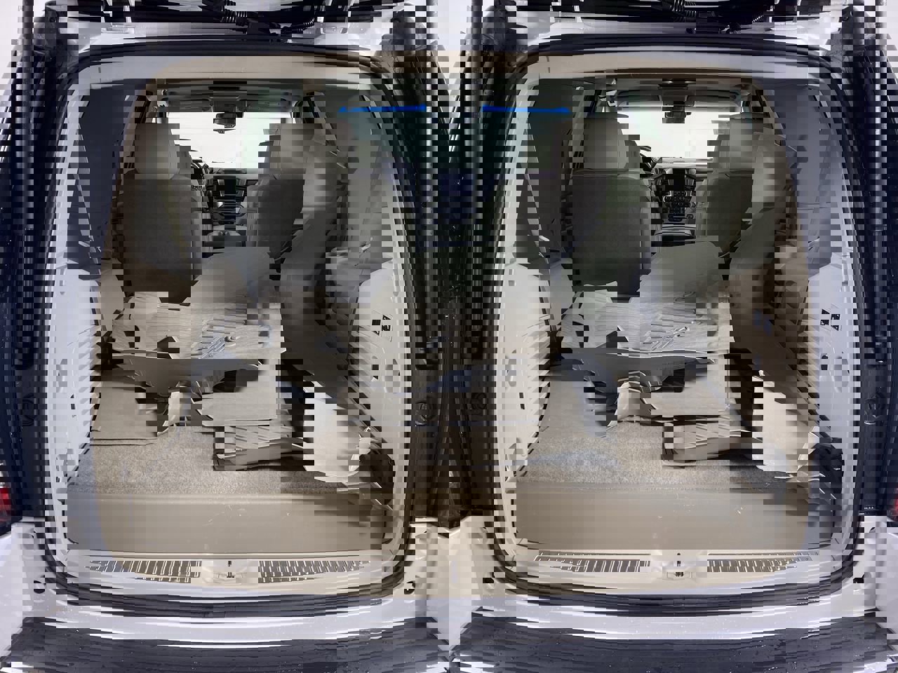 Used 2018 GMC Yukon Denali w/ Open Road Package image 16