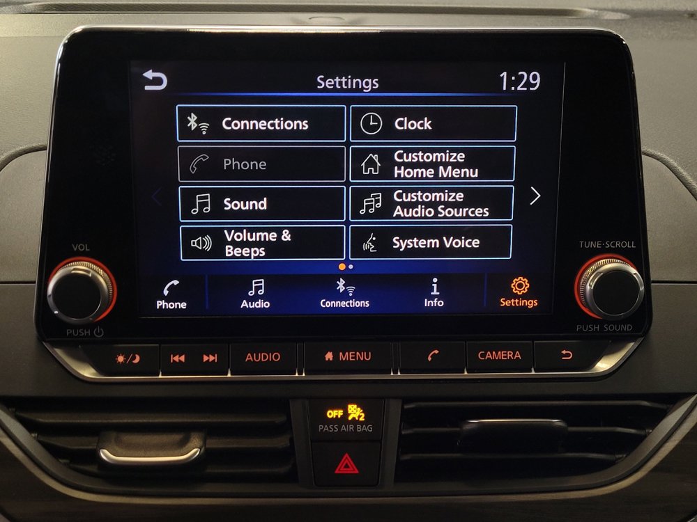 Used 2025 Nissan Altima 2.5 SV FWD image 25