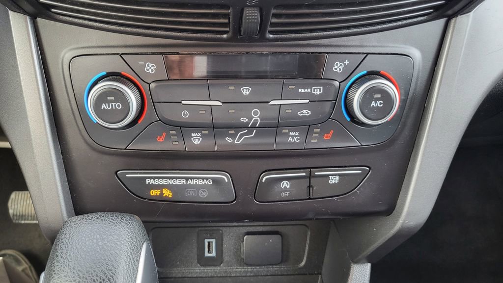 Used 2018 Ford Escape SE w/ SE Sync 3 Package image 32